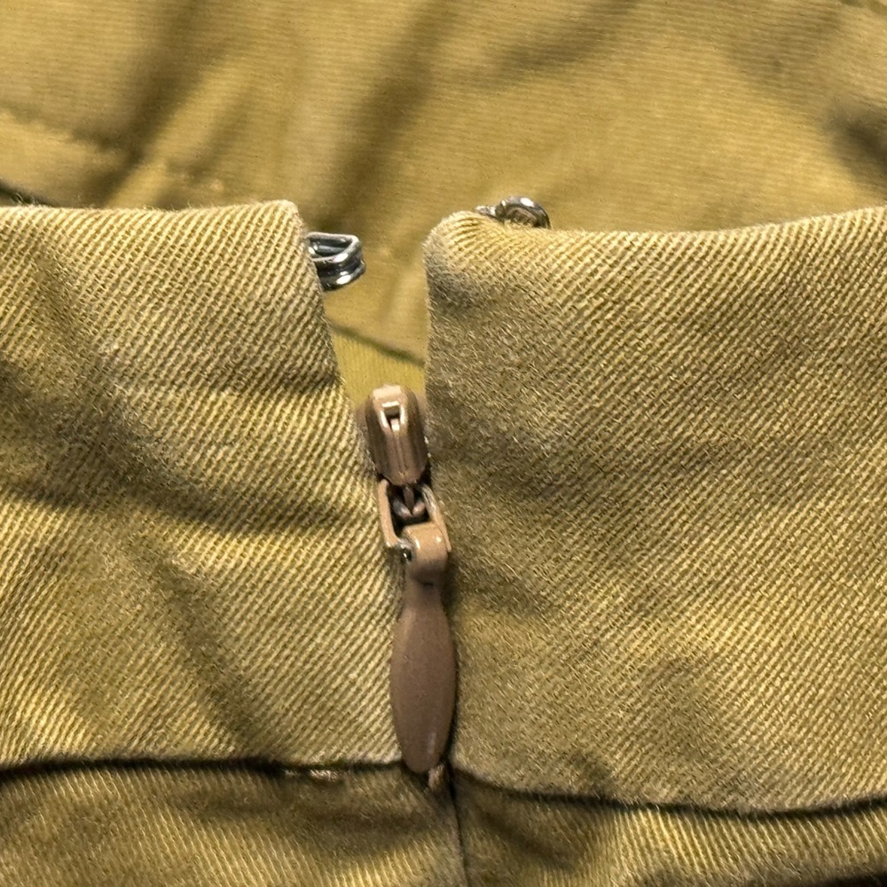 Banana Republic Women's Olive-Toned Button Front Shorts Size 4 - Picture 11 of 11
